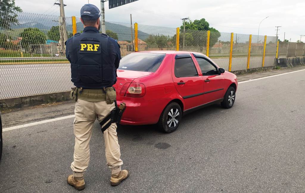 Prf Prende Idoso Na Dutra Por Uso De Cnh Falsa Informa Cidade