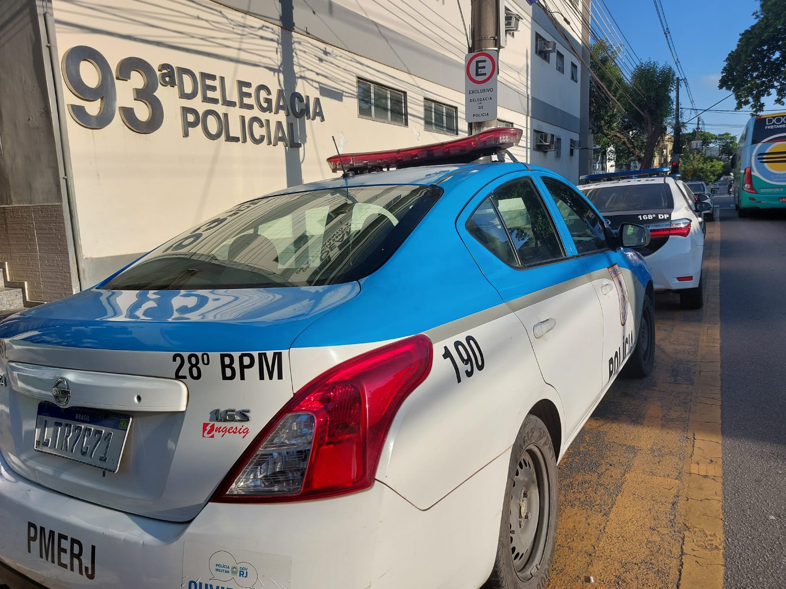 Carro Roubado Encontrado Dentro De Oficina Em Volta Redonda Informa